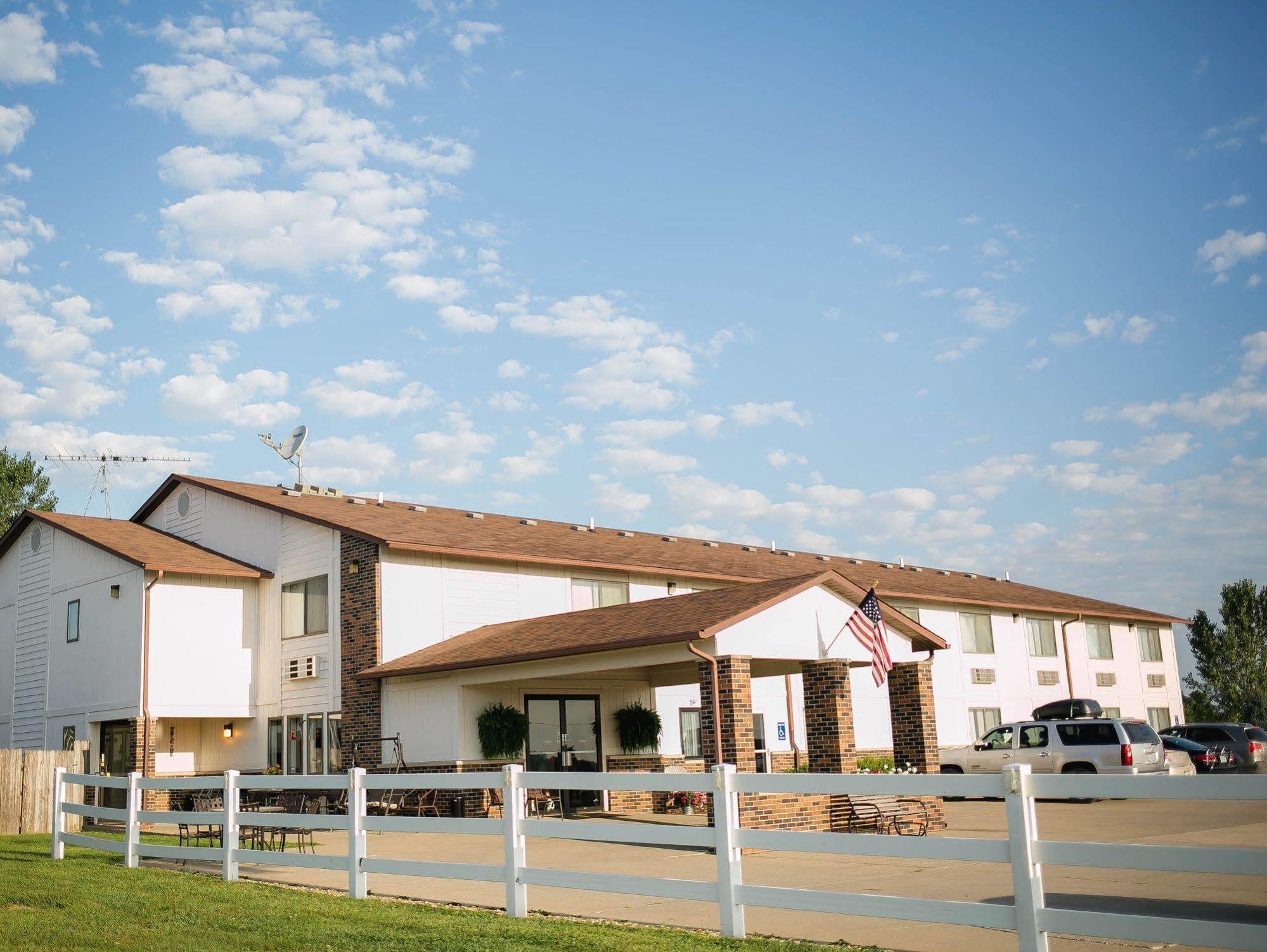 Covered Bridge Inn Winterset ภายนอก รูปภาพ