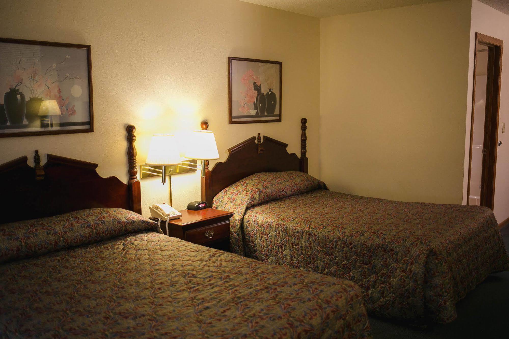 Covered Bridge Inn Winterset ภายนอก รูปภาพ